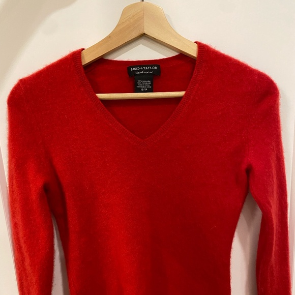Lord & Taylor Sweaters - Lord and Taylor cashmere sweater